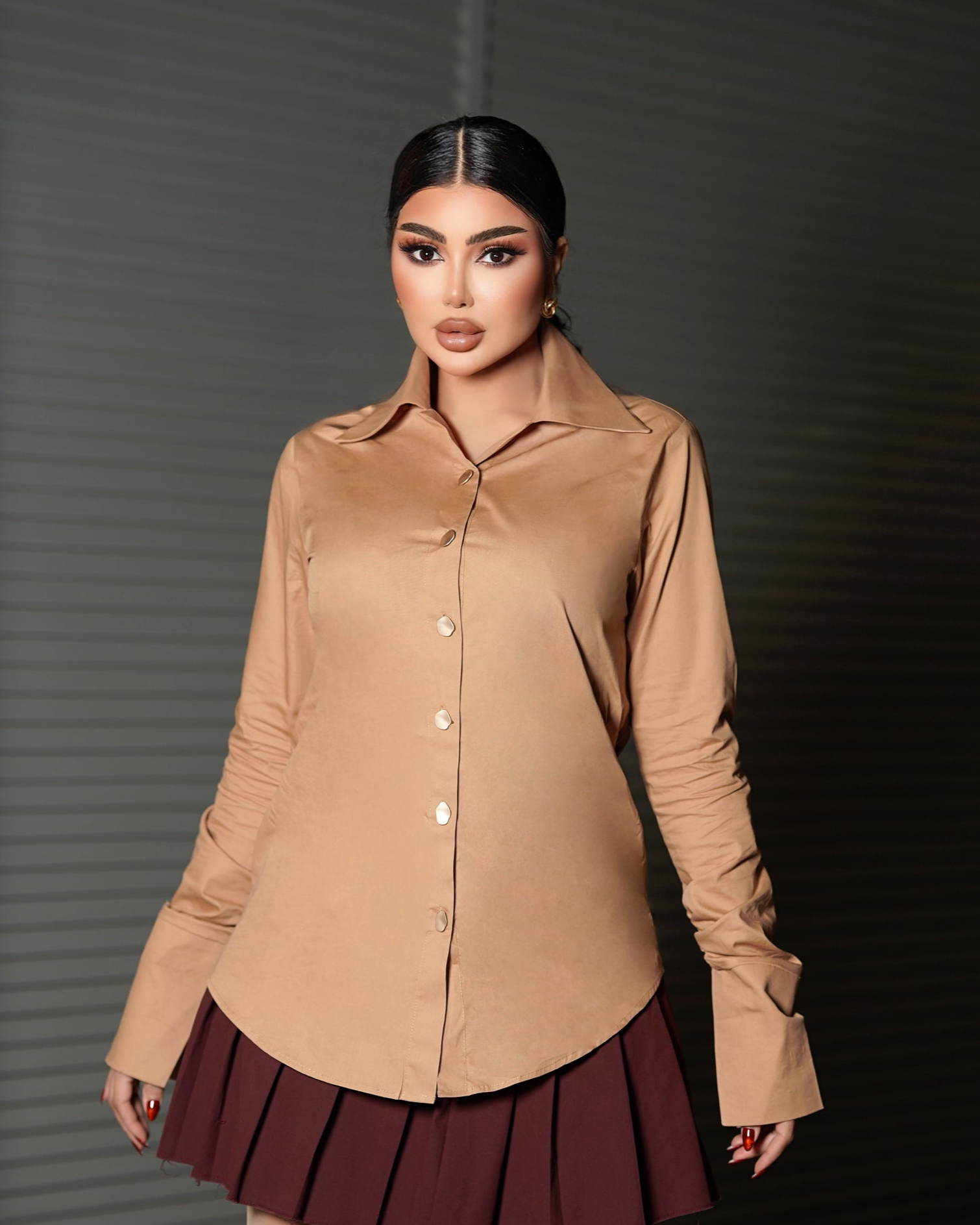 بلوزة كاكي قطنية بأكمام طويلة